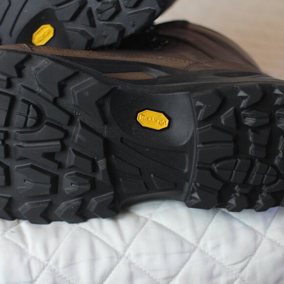 Hiking Boot - Iowa Renegade Mid-wide size 9 men's - Picture 6 of 7